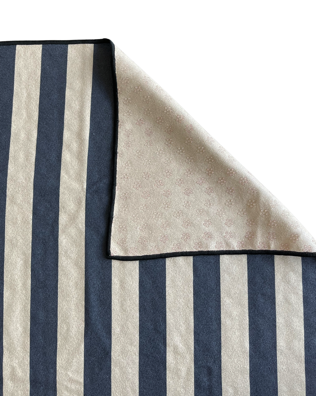 The FlowMo Grip Towel (Classy Striped)