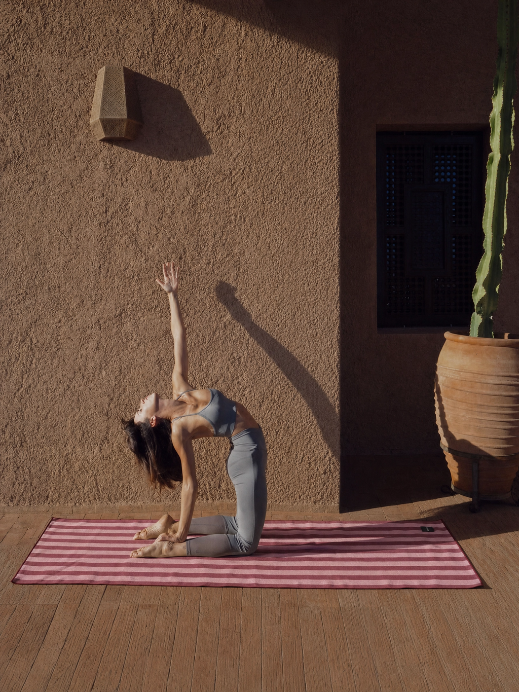 The FlowMo Grip Towel (Pink Striped)