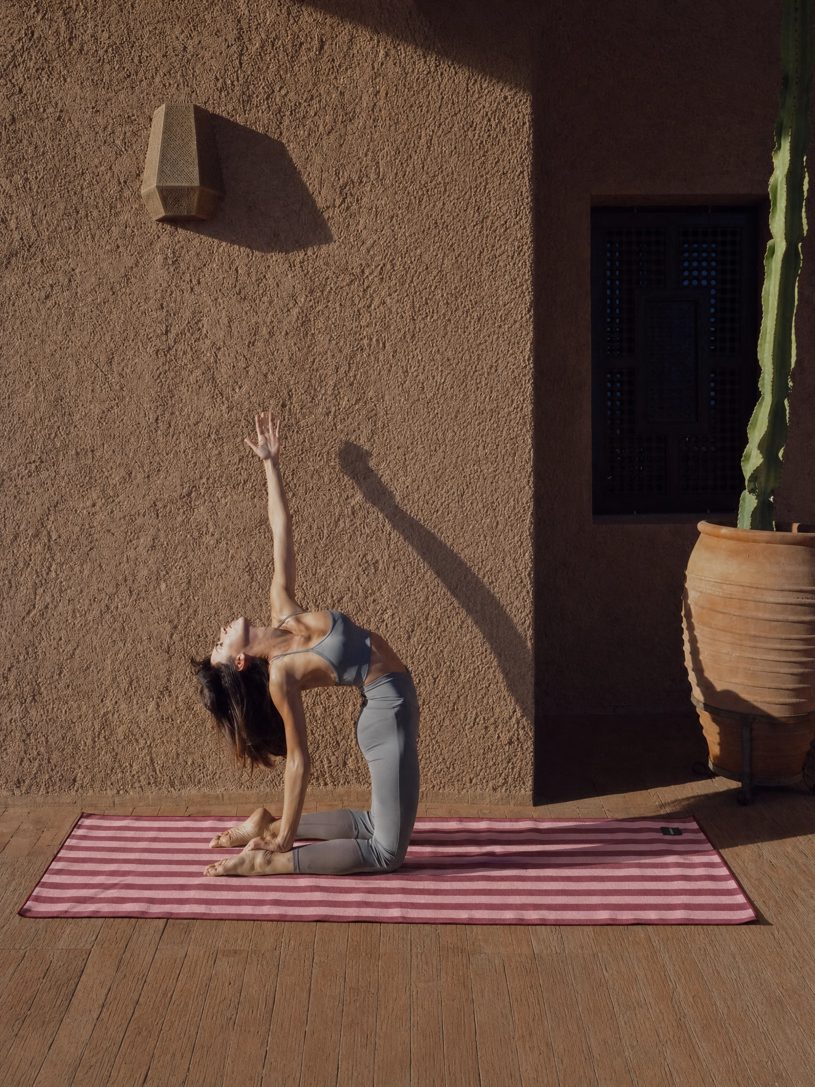 The FlowMo Grip Towel (Pink Striped)